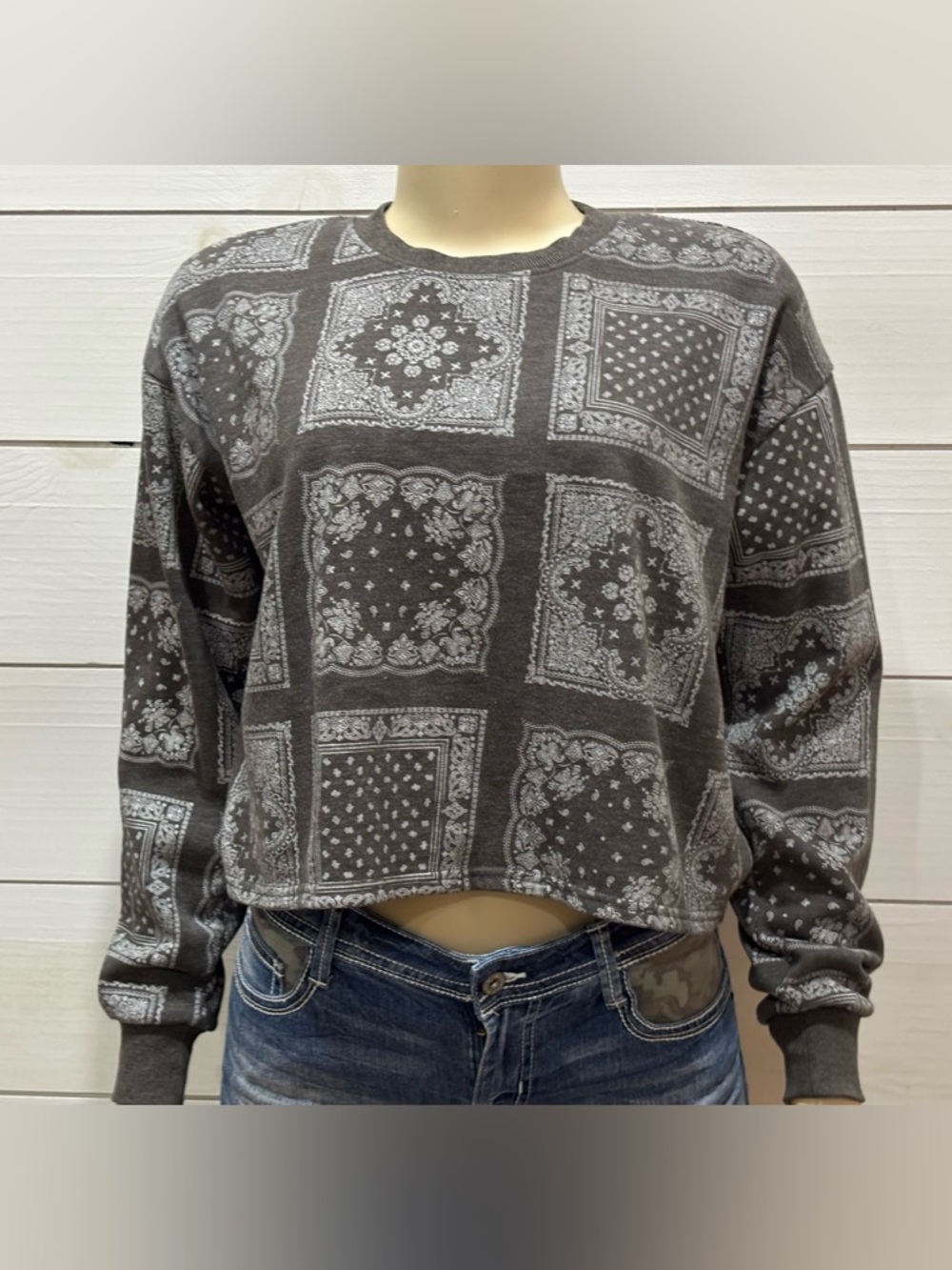 Vinyl Icons Gray Bandana Print Crewneck Sweatshirt - Women